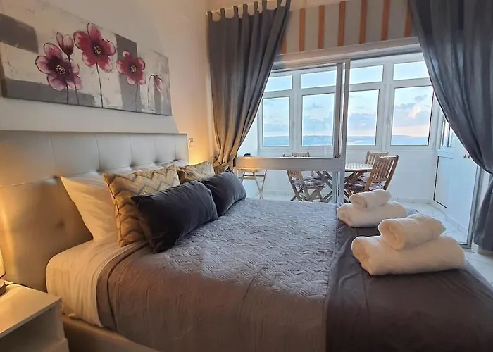 Front Ocean View Апартаменты *